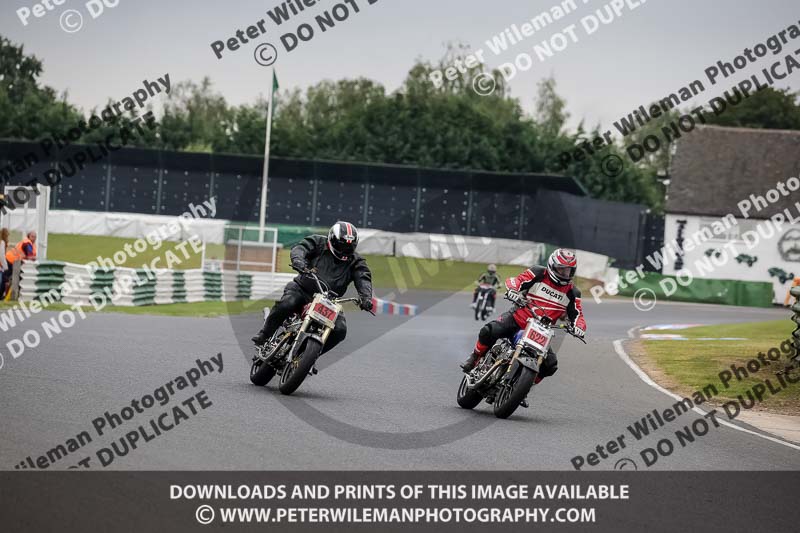 Vintage motorcycle club;eventdigitalimages;mallory park;mallory park trackday photographs;no limits trackdays;peter wileman photography;trackday digital images;trackday photos;vmcc festival 1000 bikes photographs